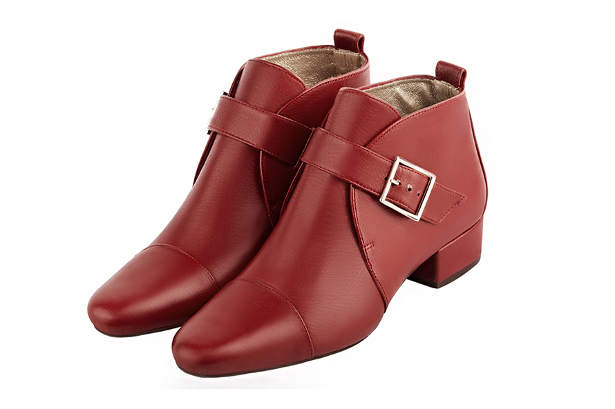 Women's scarlet red elegant ankle boots, with buckles at the front. Round toe. Low block heels - Front view